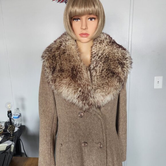#718 Medium wool blend/ lamb fur coat - Picture 2 of 5